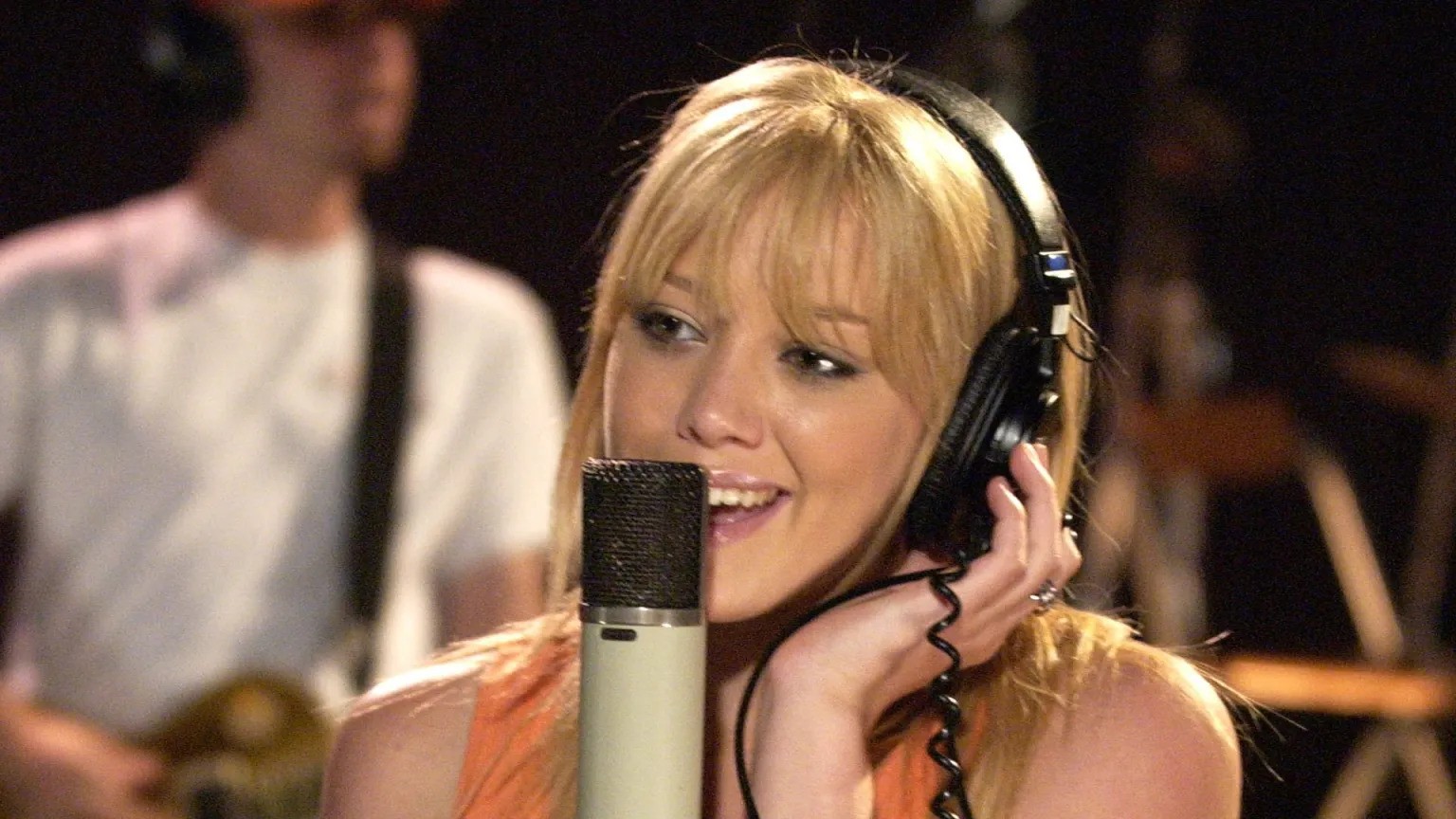 ހިލަރީ ޑަފް އެނބުރި އަތުވެއްޖެ